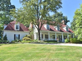 8 Great Oak Dr, Hudson, OH 44236