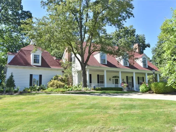 8 Great Oak Dr, Hudson, OH 44236