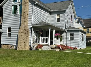 2079 Oakridge Dr, Salix, PA 15952