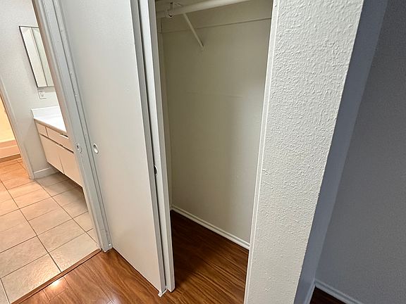 5th image of 7040 Haskell Ave #212