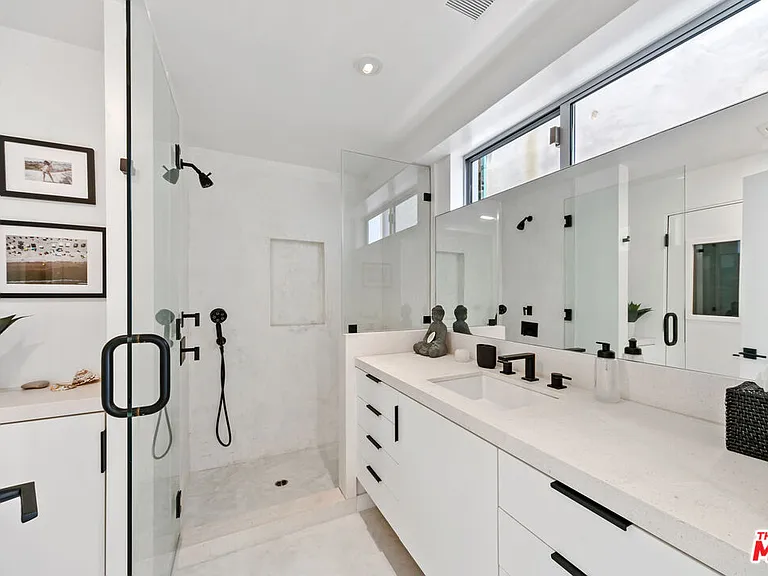 24928 Malibu Rd — Photo 26