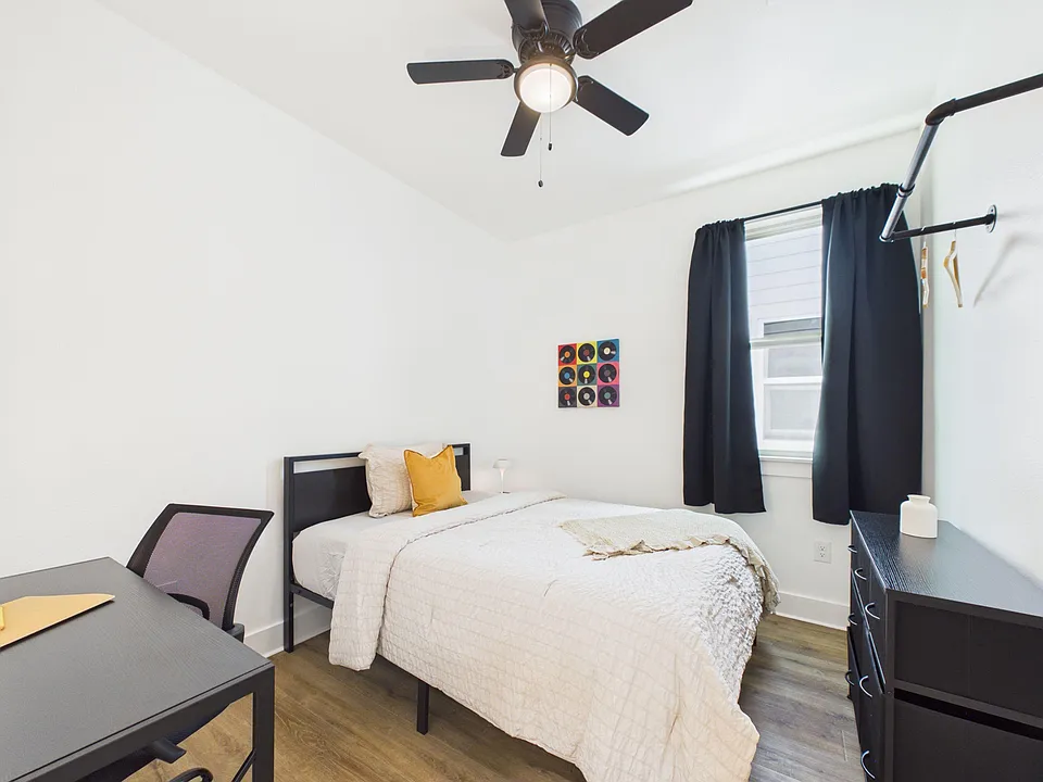 1/2 Gunter St