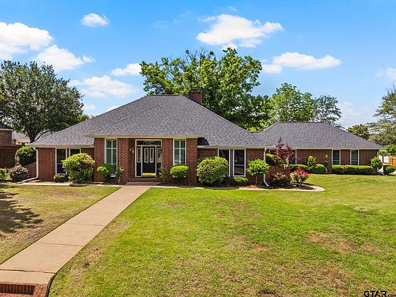 2nd image of 212 Turnberry Cir
