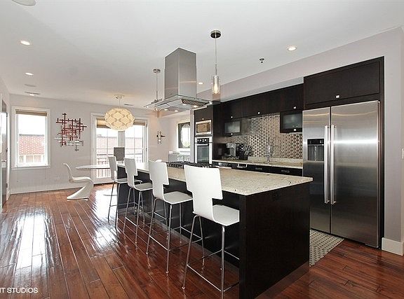 4th image of 2332 S Michigan Ave APT 409
