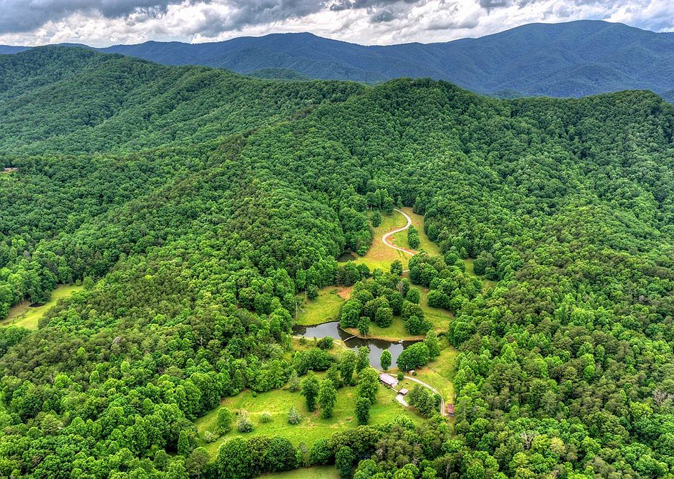 25th image of Mountain View Rd