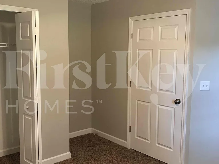 2224 Palmview Cir E — Photo 17