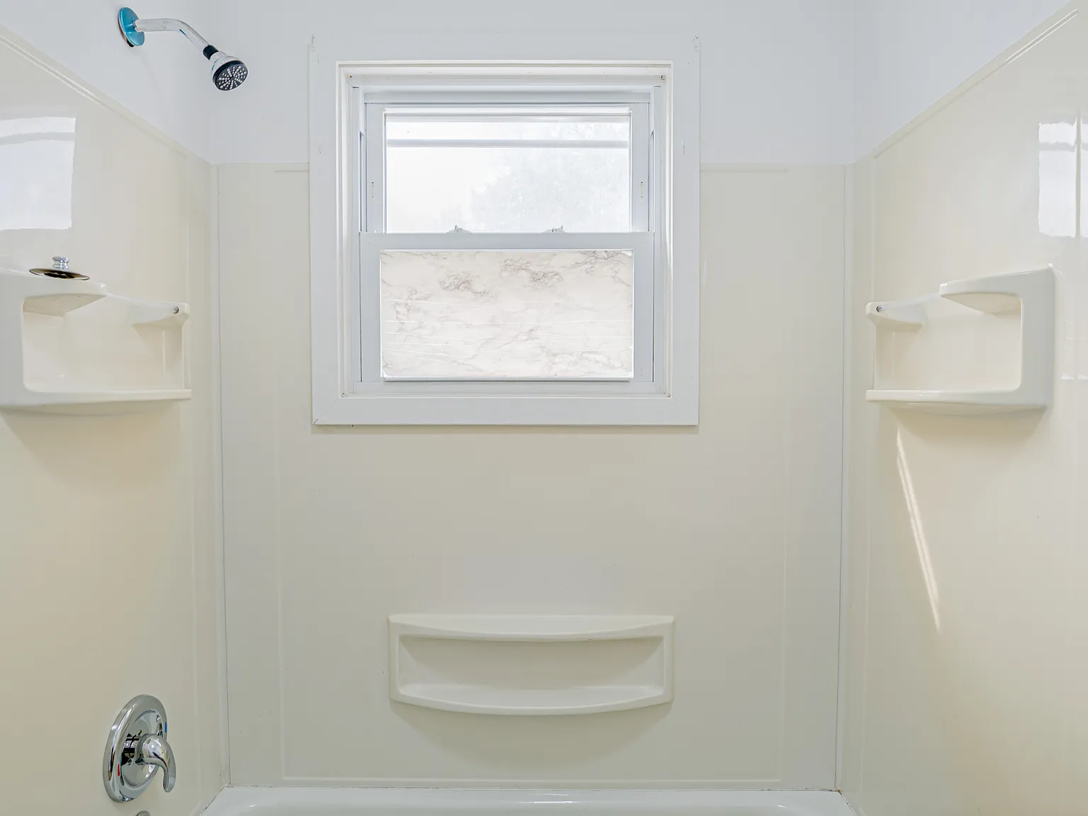 1 bed, 650 sqft, $1,200 — Photo 3