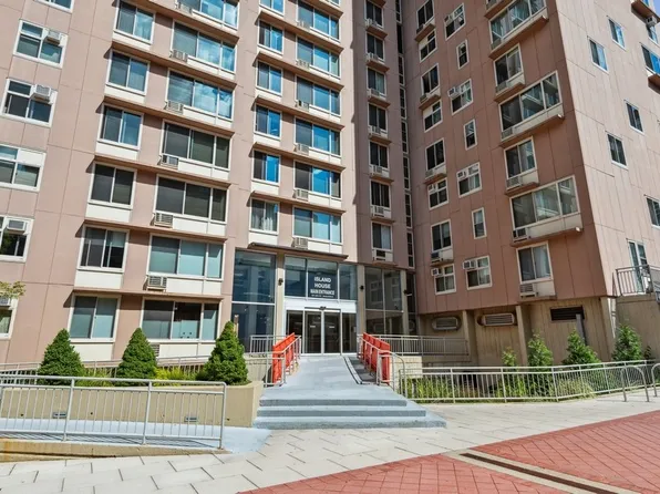 555 Main Street image 17 of 17