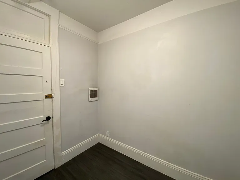 668 Clay St #69 — Photo 3