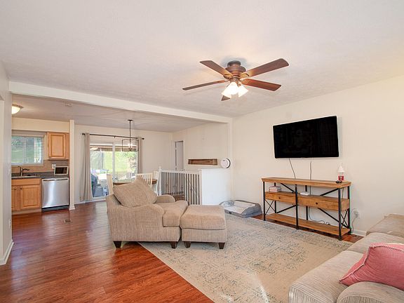 5th image of 3461 Misty Creek Dr