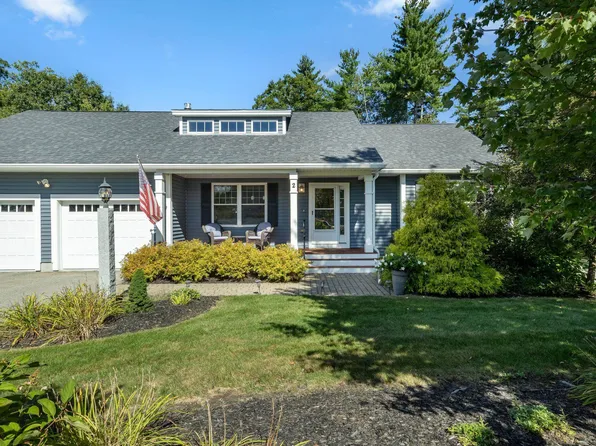 2 Firefly Circle, Somersworth, NH 03878