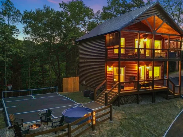 646 Sunrise Blvd, Sevierville, TN 37862