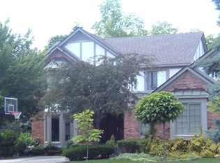 2057 Sundew Dr, Troy, MI 48098