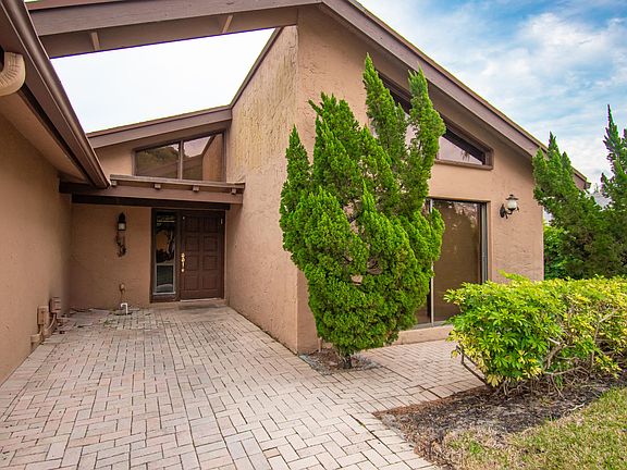 5th image of 21566 Arbor Way