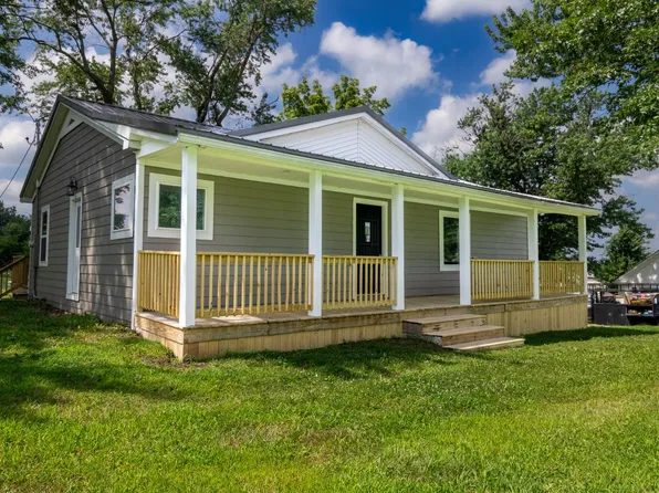 1107 W Main St, Maysville, MO 64469