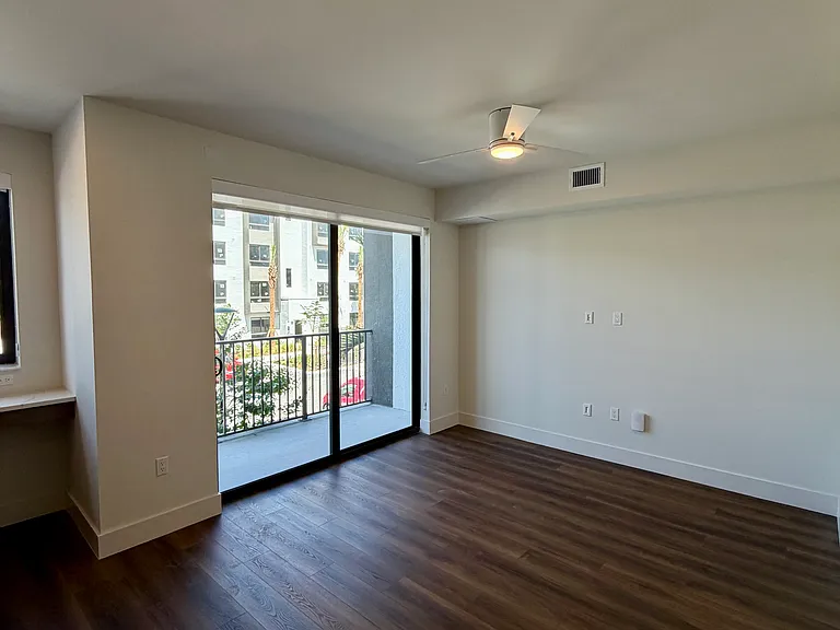 2901 N Palm Aire Dr #S1 — Photo 4