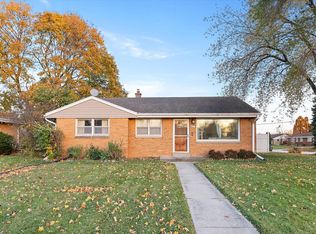 4612 S 61st St, Greenfield, WI 53220
