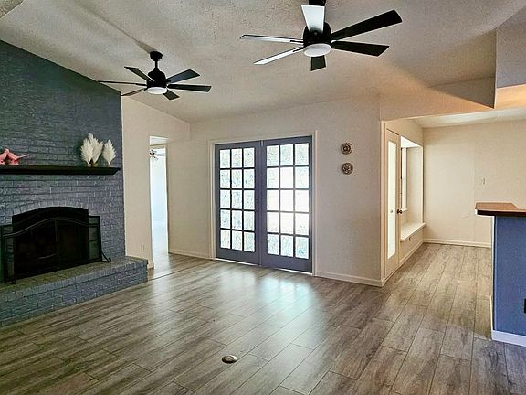 3rd image of 509 Chestnut Dr