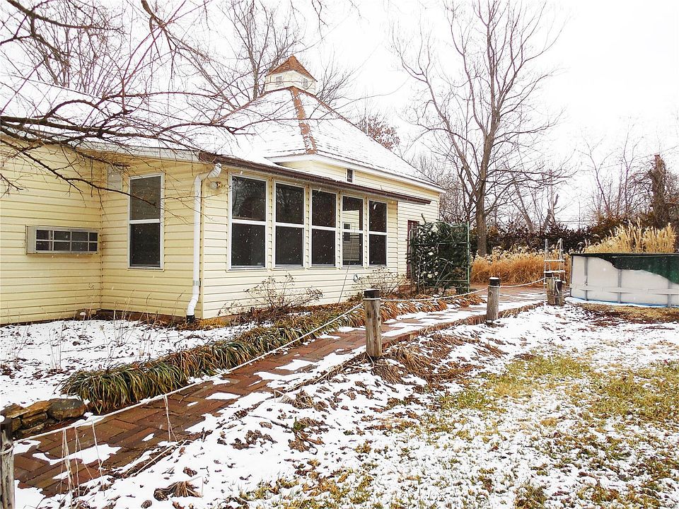 2nd image of 22 McLeod St