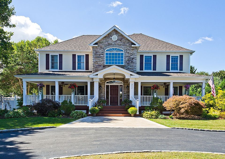 1st image of 202 Cambon Ave