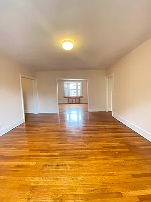 Rented by Kew Forest Realty Inc | media 5