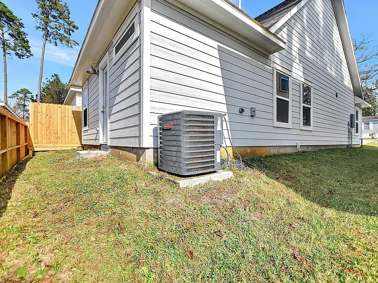 16373 Eastchase St — Photo 32
