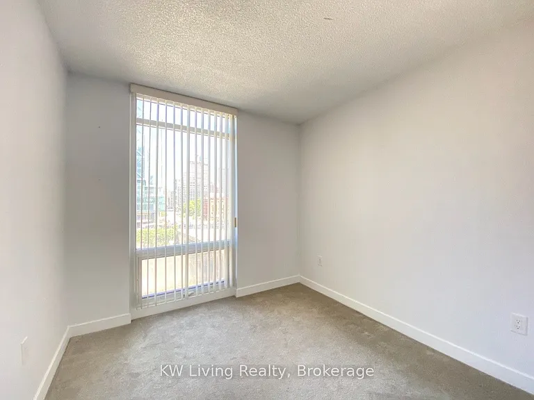 4K Spadina Ave #702 — Photo 14