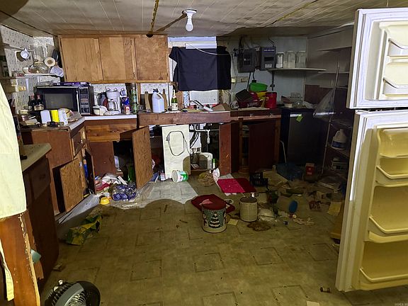 3rd image of 417 Mitchell St