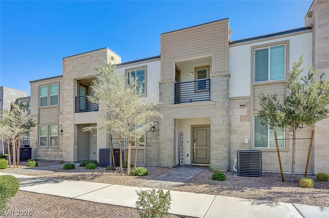 3 bed, 2.5 bath, 1447 sqft, $2,450 — Photo 2