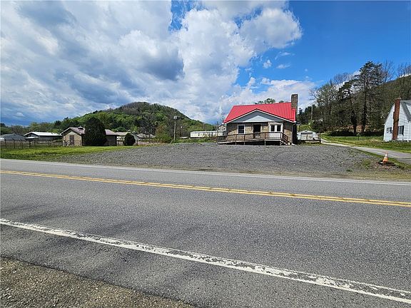 2nd image of 17493 Bennetts Valley Hwy