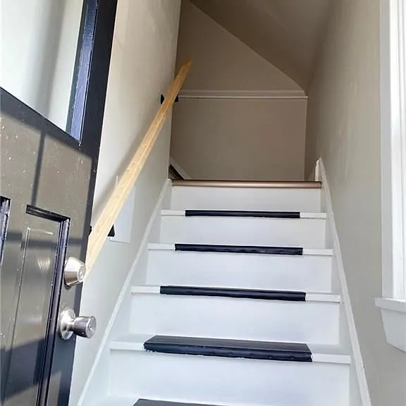13 Delaware St #UPPER — Photo 9