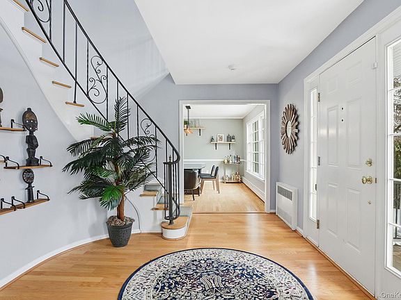 5th image of 15 Beech Hill Road