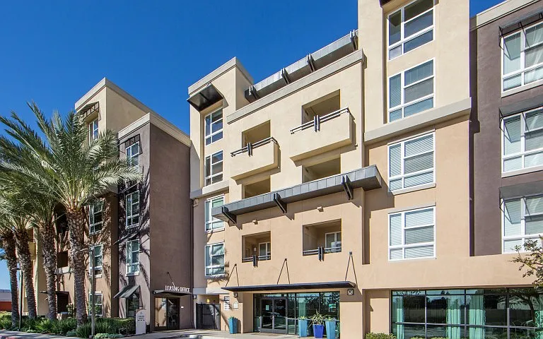 Calypso Apartments and Lofts — Photo 44