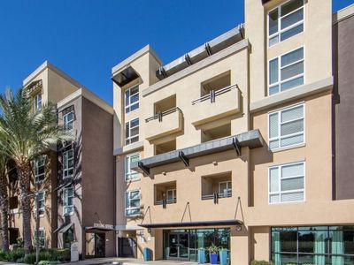 Calypso Apartments And Lofts Irvine Ca Zillow [ 300 x 400 Pixel ]