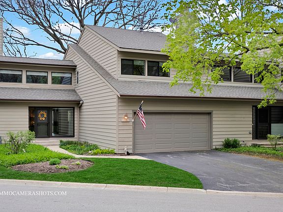 2nd image of 1562 Kirkwood Dr