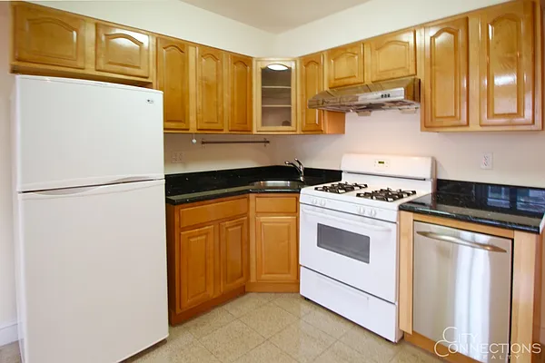 Rented by City Connections Realty | media 2