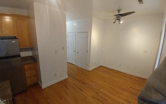 4th image of 1423 W Leigh St #2