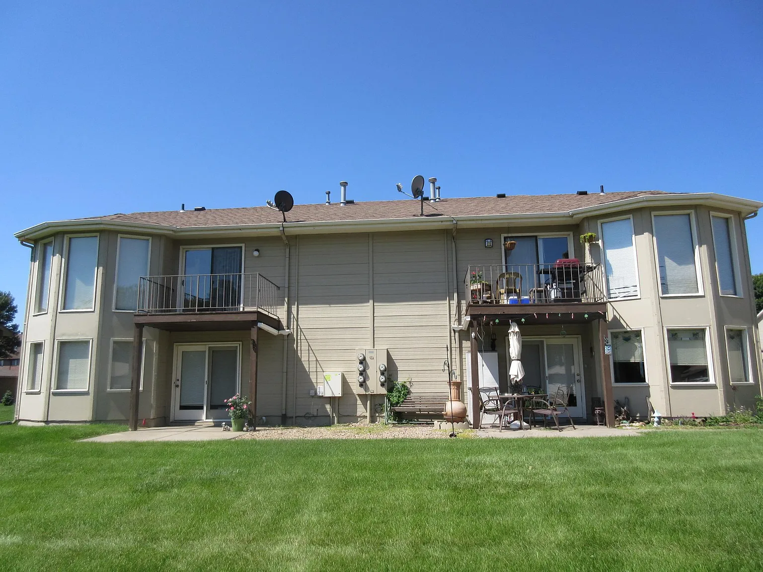 2 bed, 1200 sqft, $1,450 — Photo 2