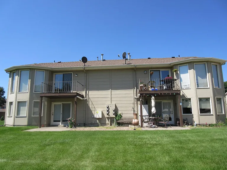 1505 Grandview Ave — Photo 2