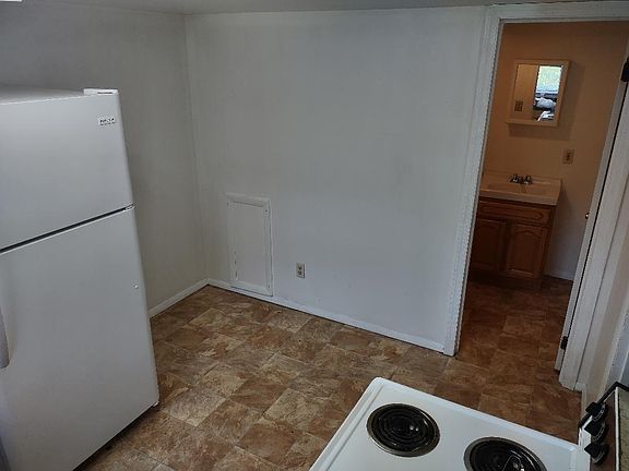 5th image of 718 Willey St #C