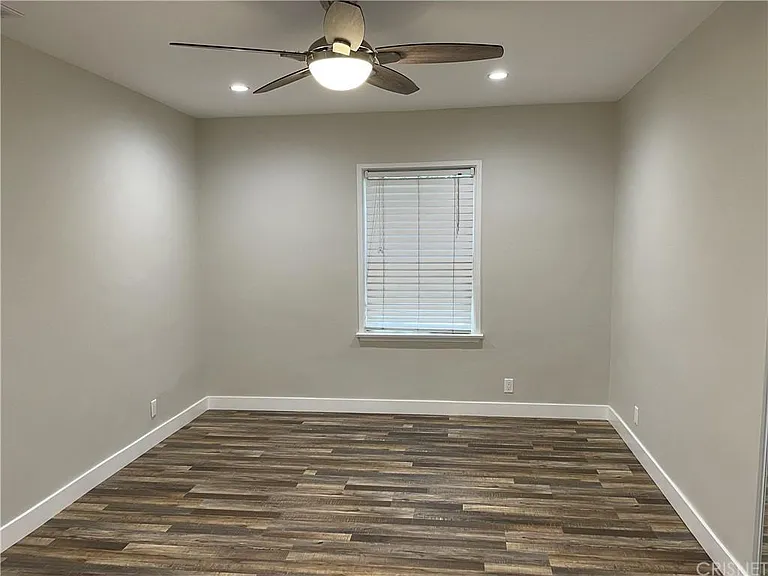 6824 Tobias Ave — Photo 11