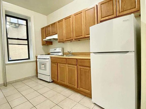 4th image of 307 Sterling St APT A3