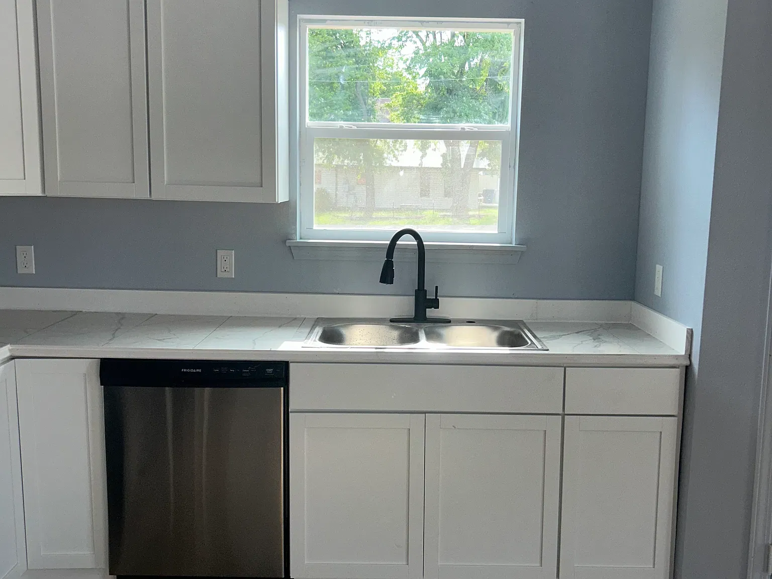 1313 E Broadway St — Photo 3