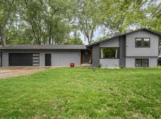 538 Silver Lake Rd NW, New Brighton, MN 55112