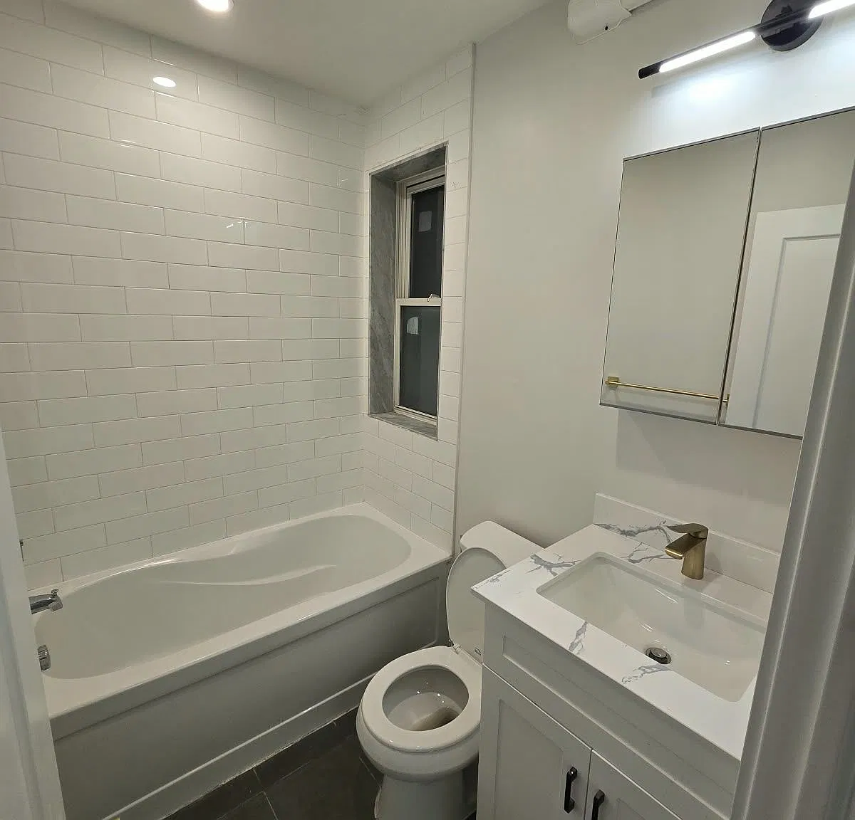 1 bed, $1,999 — Photo 1