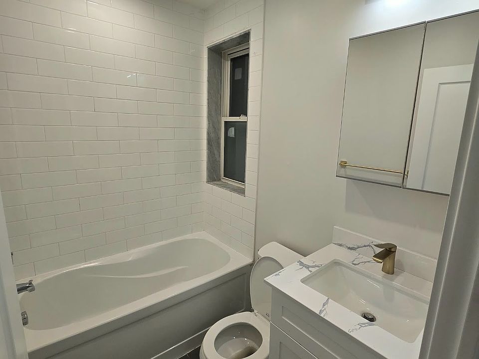 1st image of 3525 Bathurst St N #1