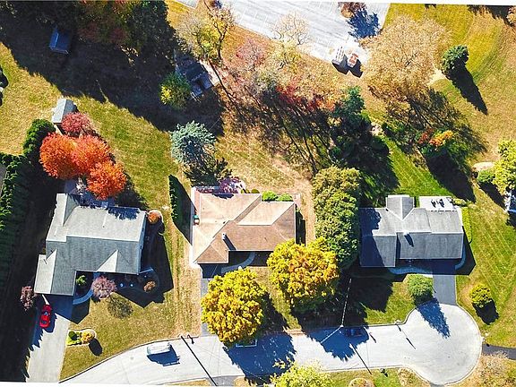 3rd image of 3304 Marwood Ln
