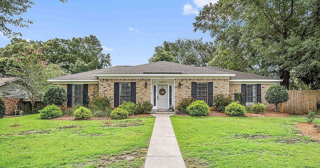 527 Huntleigh Way, Mobile, AL 36608 Zillow