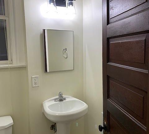 5th image of 2340 Arkansas Ave #1