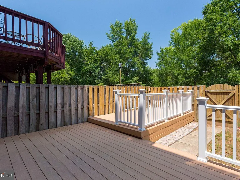9427 Cherwek Dr — Photo 24